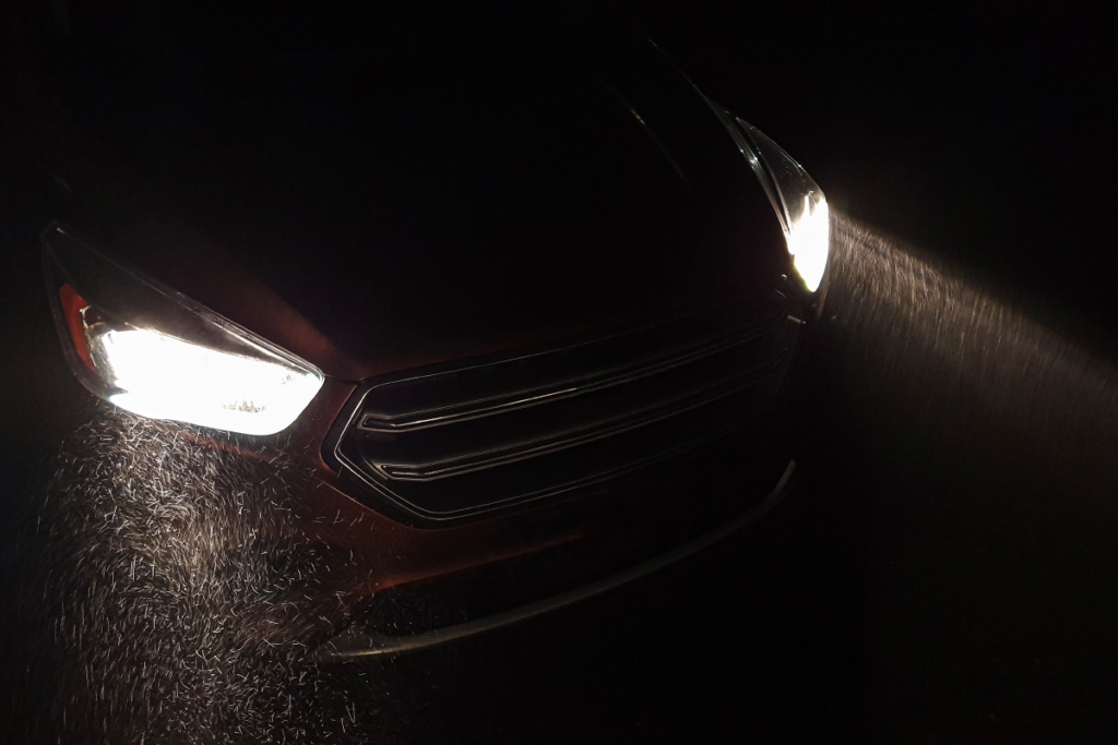 Car headlights shine during heavy snowfall
lighting
car lighting
headlights
car lights
automotive
safety
Endego